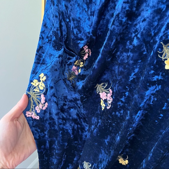 NWT🔖Endless Rose Blue Embroidered Velvet Pajama Jacket Floral Retro Vintage - Picture 6 of 13